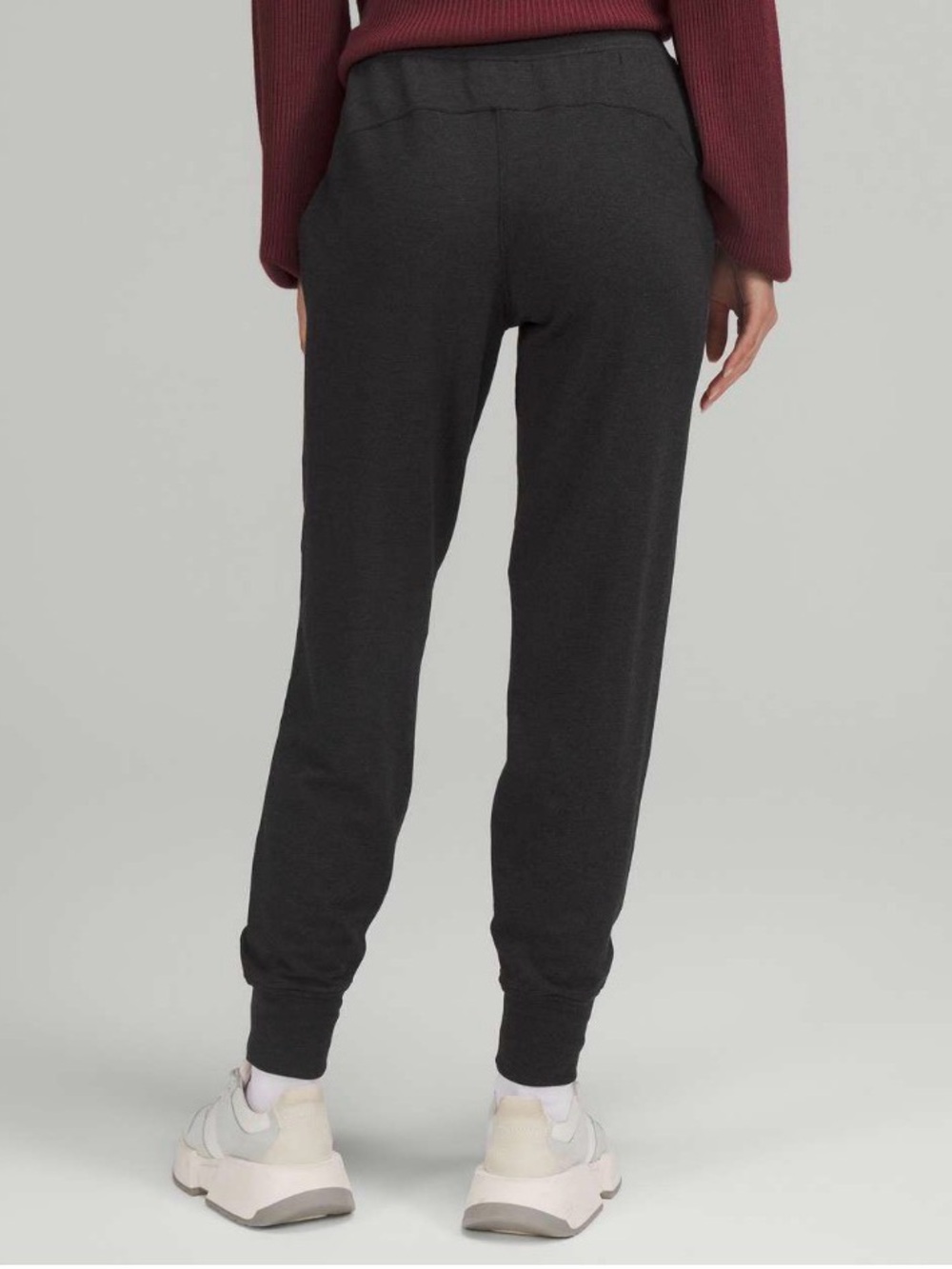 Lululemon Ready to Fleece High-Rise Jogger Size 10
Heathered Black